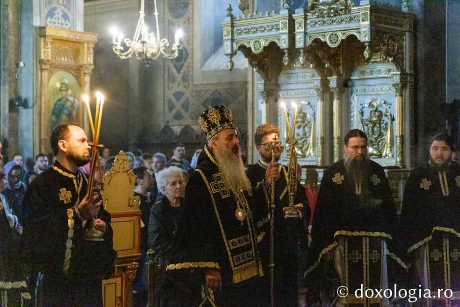 La înjumătățirea Postului IPS Teofan a săvârșit Liturghia Darurilor la Catedrala Mitropolitană din Iași / Foto: Mihail Vrăjitoru